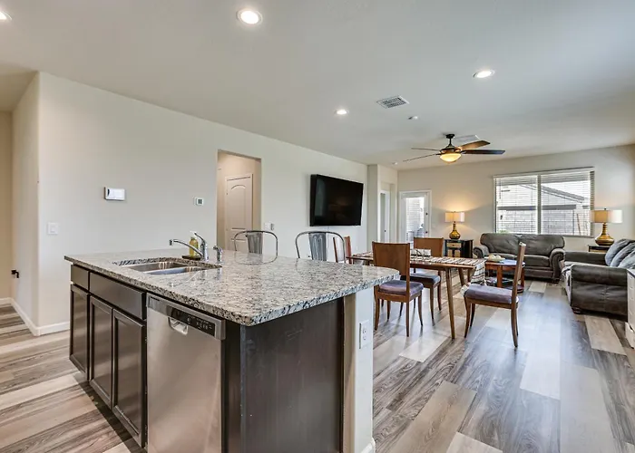 Patio & Fire Pit! Cozy Desert Retreat In *