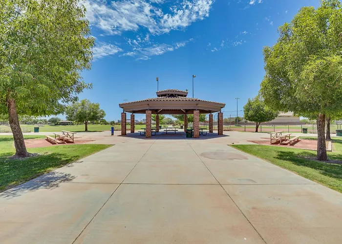 Patio & Fire Pit! Cozy Desert Retreat In *