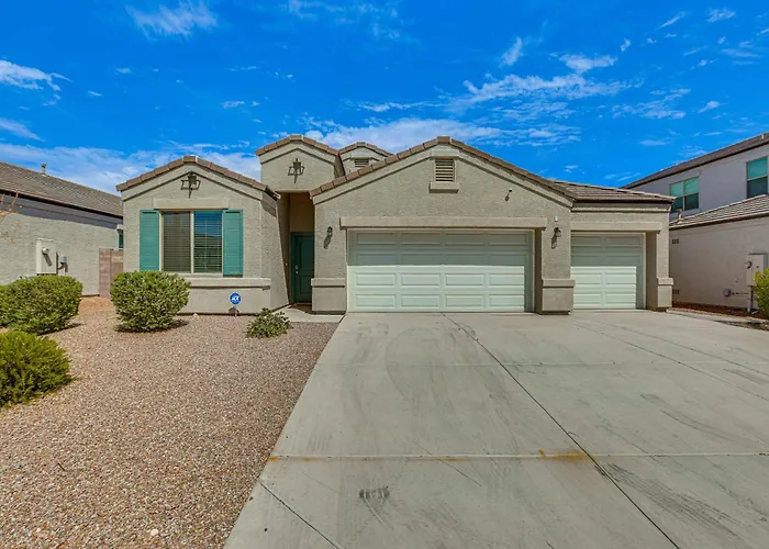 Holiday home Patio & Fire Pit! Cozy Desert Retreat In