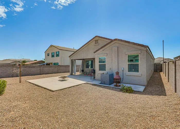 Holiday home Patio & Fire Pit! Cozy Desert Retreat In